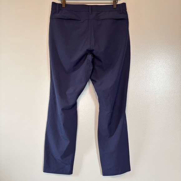 Fabletics 32 x 30 The Only Pant Classic Fit Water Repellent Deep Navy - Picture 4 of 6